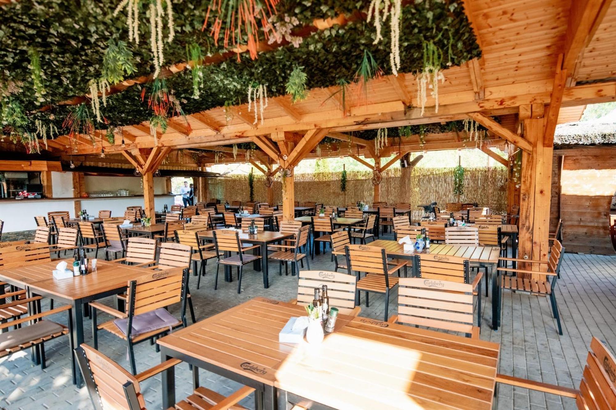 Răşinari Montana Garden酒店 外观 照片