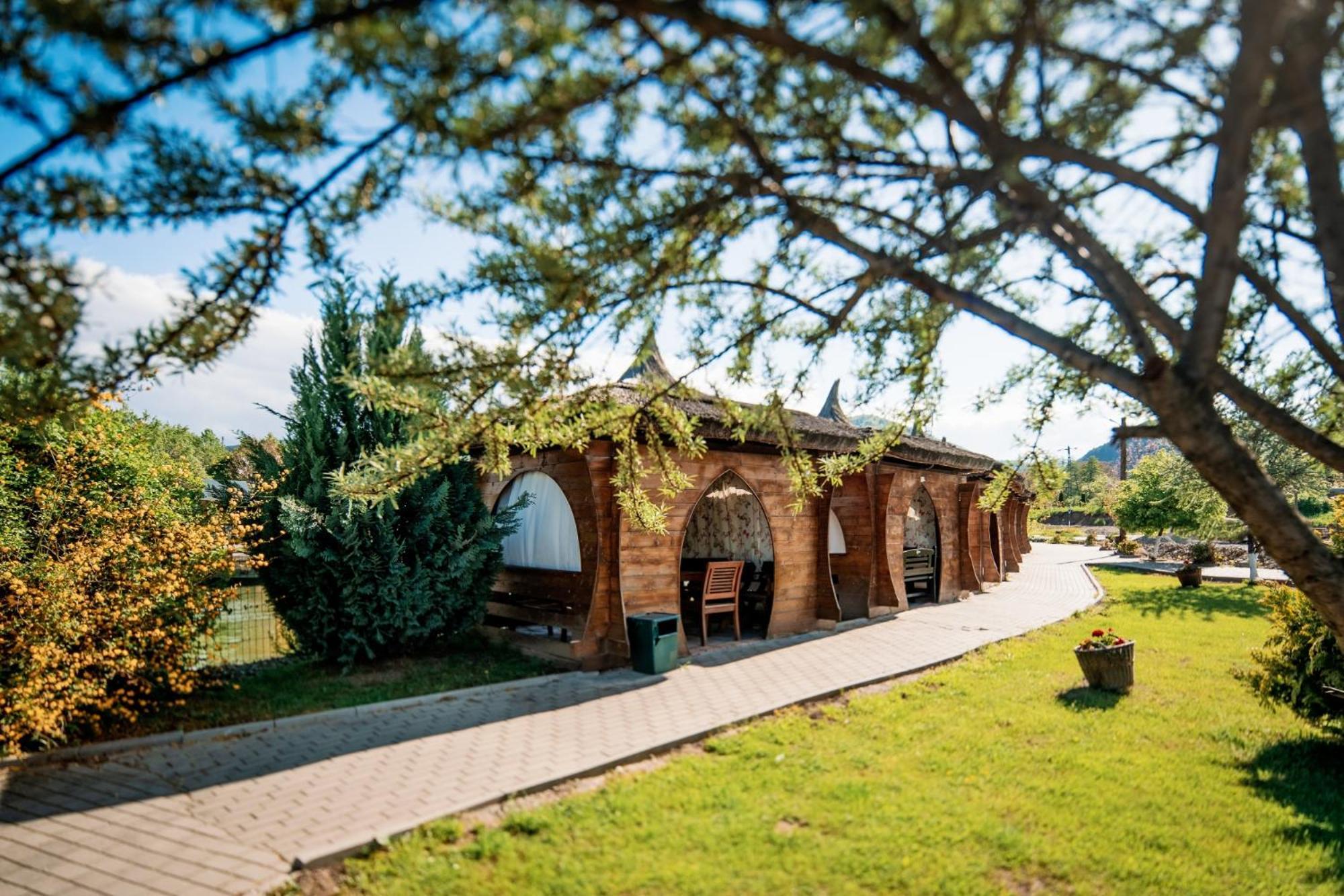 Răşinari Montana Garden酒店 外观 照片